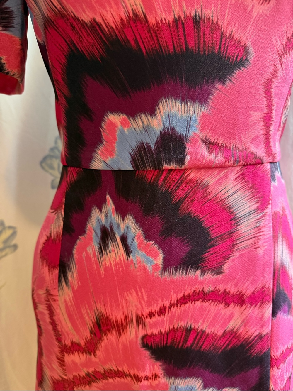 French Connection Hot Pink Abstract Mini Dress - Pockets! Size 4 - Picture 2 of 11
